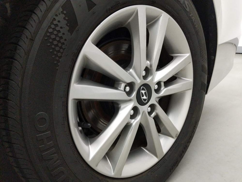 2017 Hyundai Sonata - Wheel