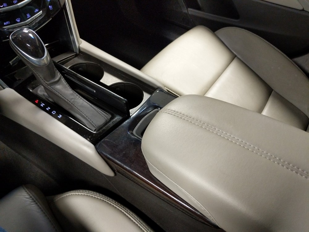 2017 Cadillac XTS - Center Console/Cup Holders