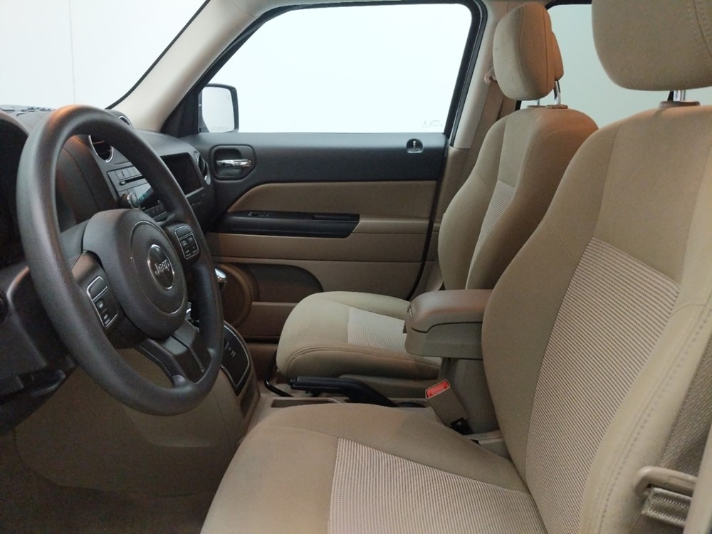 2017 Jeep Patriot - Driver Front Seat