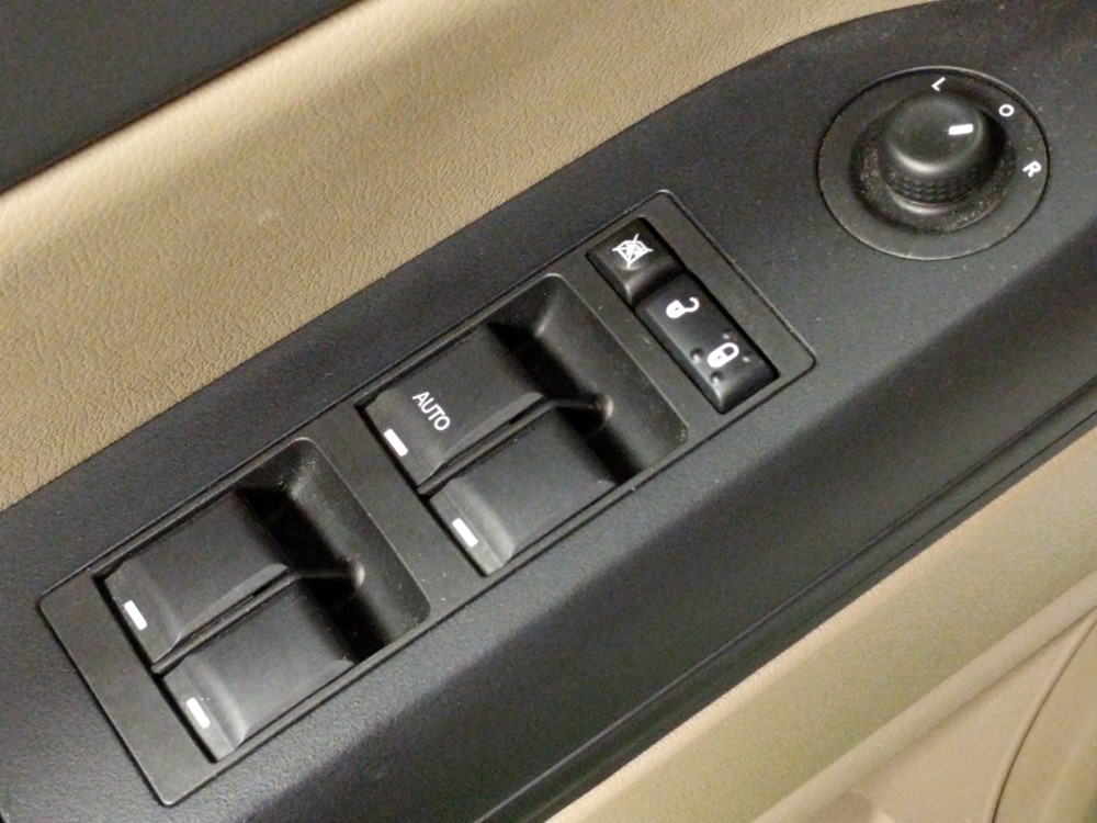 2017 Jeep Patriot - Driver Power Windows/Lock Control