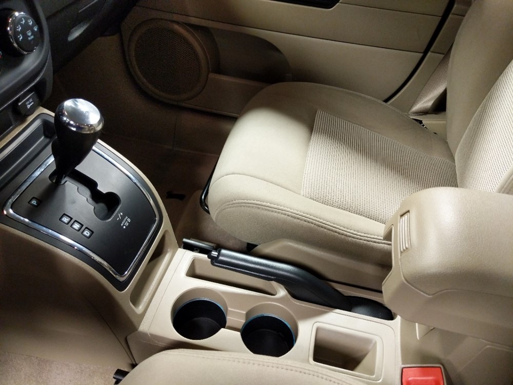 2017 Jeep Patriot - Center Console/Cup Holders