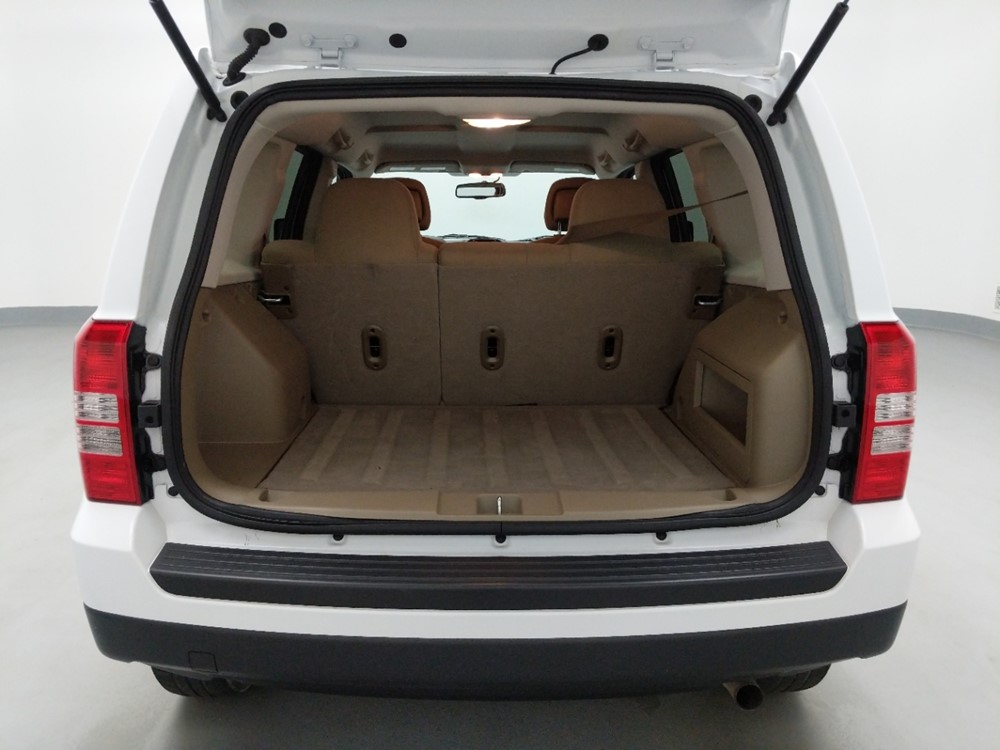 2017 Jeep Patriot - Trunk