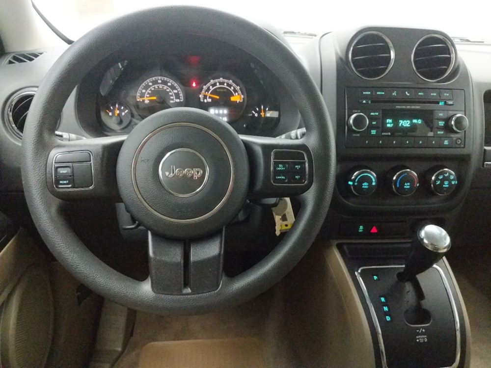 2017 Jeep Patriot - Driver Dash