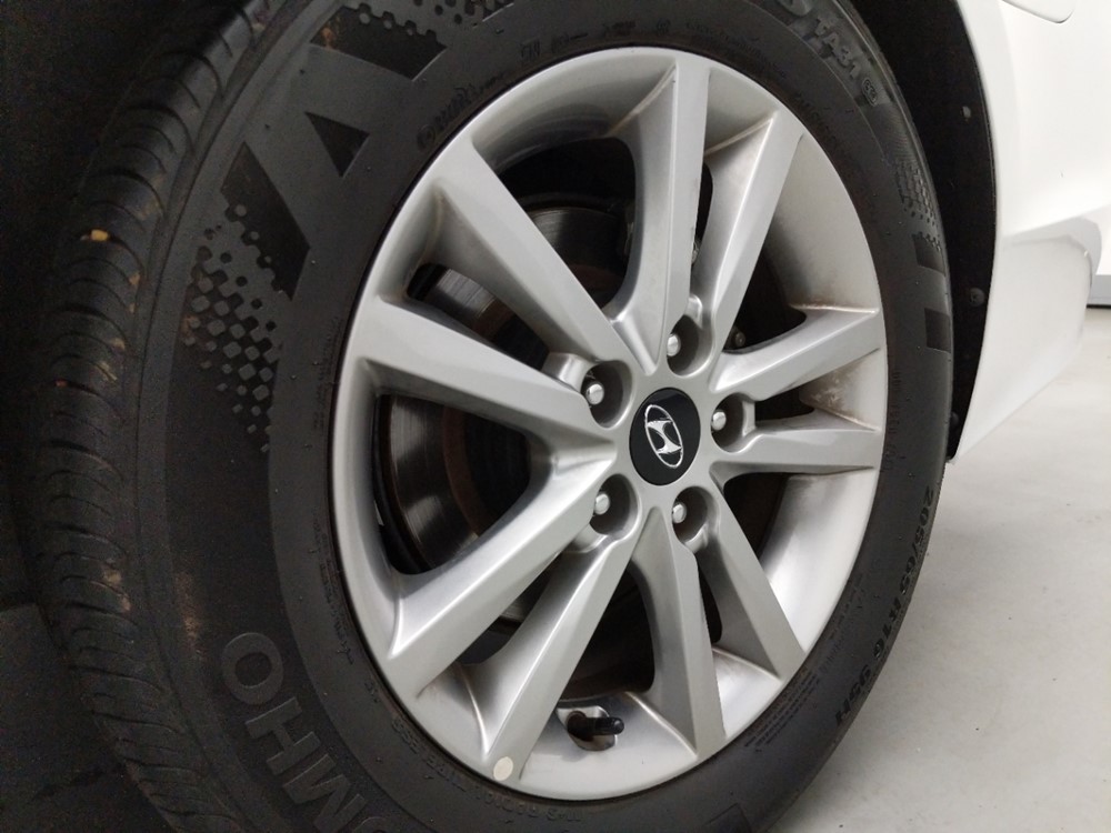 2017 Hyundai Sonata - Wheel