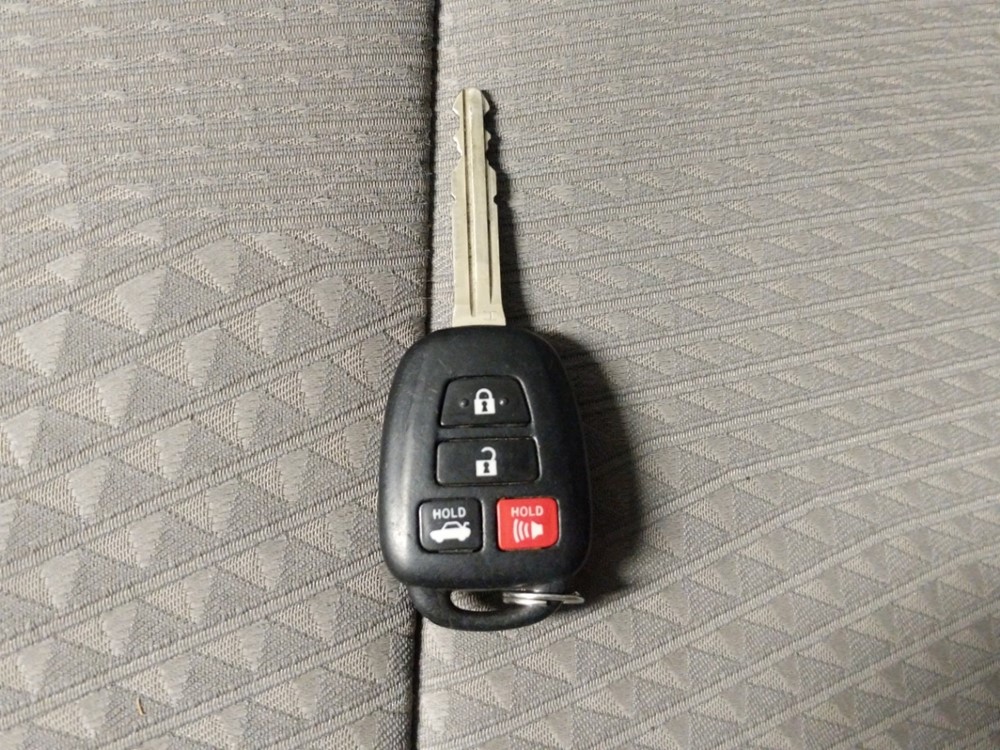 2015 Toyota Camry - Keys