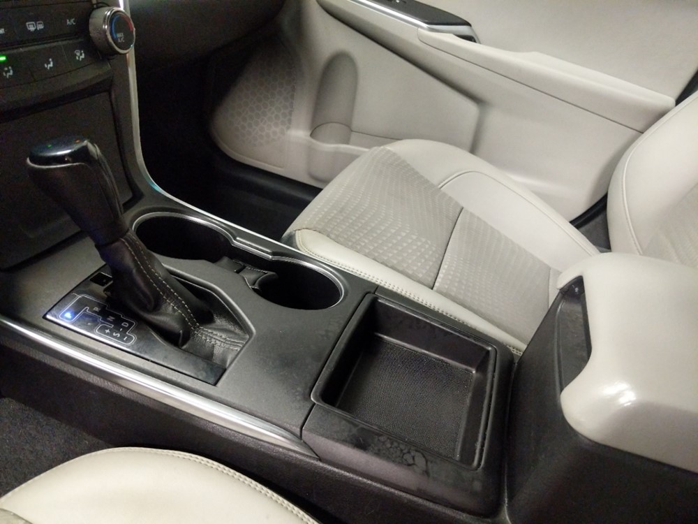 2015 Toyota Camry - Center Console/Cup Holders
