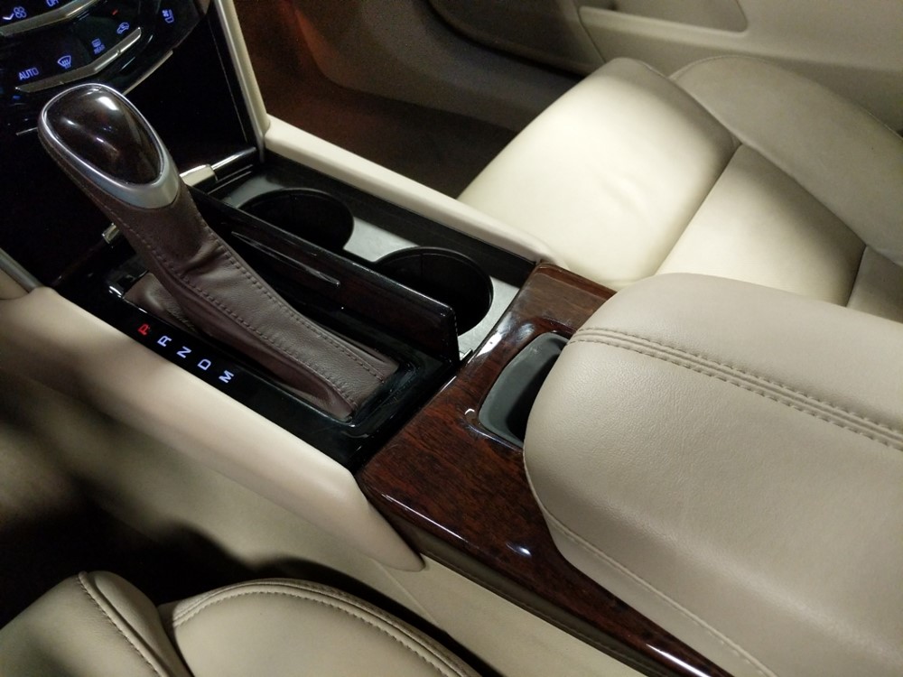 2017 Cadillac XTS - Center Console/Cup Holders