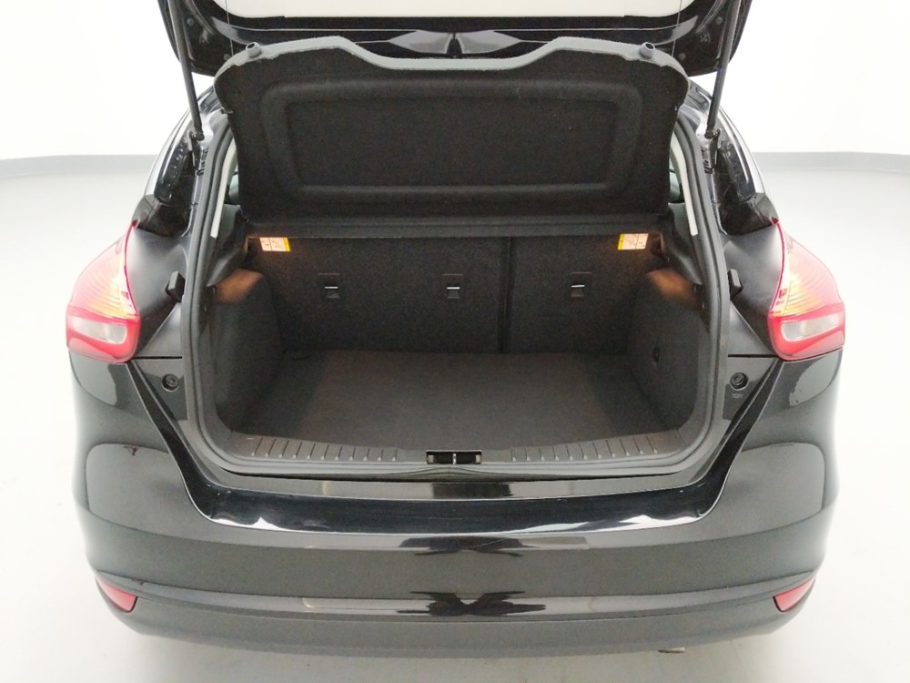 2017 Ford Focus - Trunk