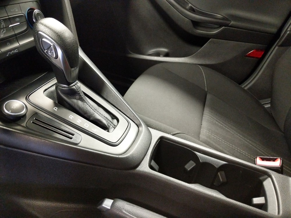 2017 Ford Focus - Center Console/Cup Holders