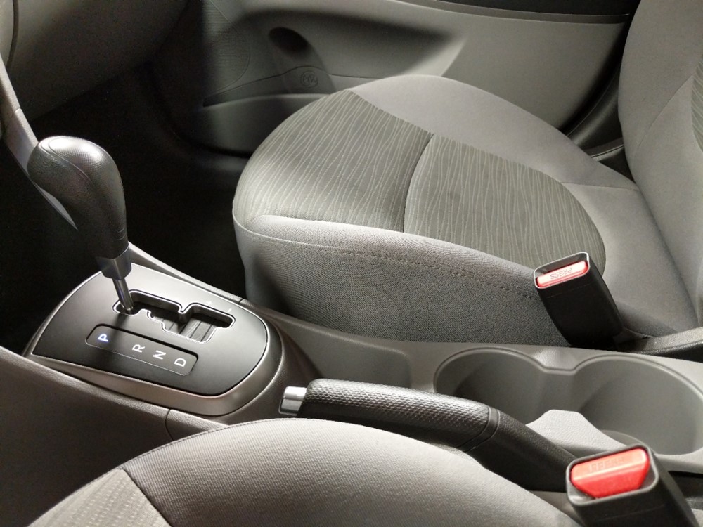 2017 Hyundai Accent - Center Console/Cup Holders