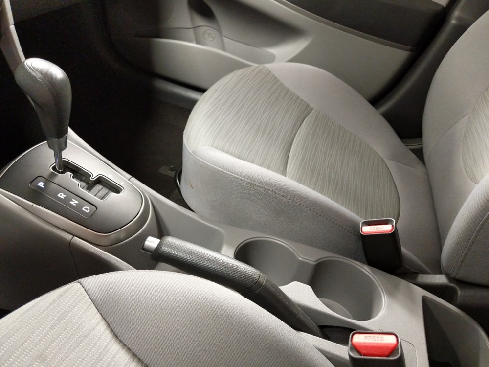 2017 Hyundai Accent - Center Console/Cup Holders