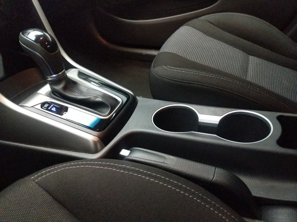 2017 Hyundai Elantra - Center Console/Cup Holders