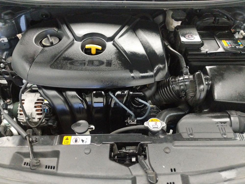 2017 Hyundai Elantra - Engine