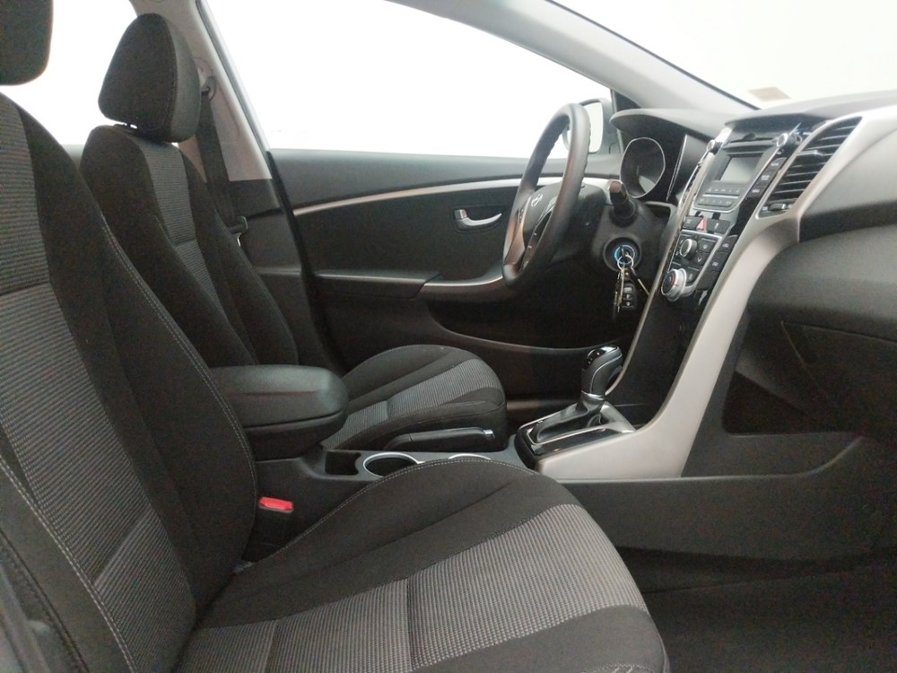 2017 Hyundai Elantra - Passenger Front Seat
