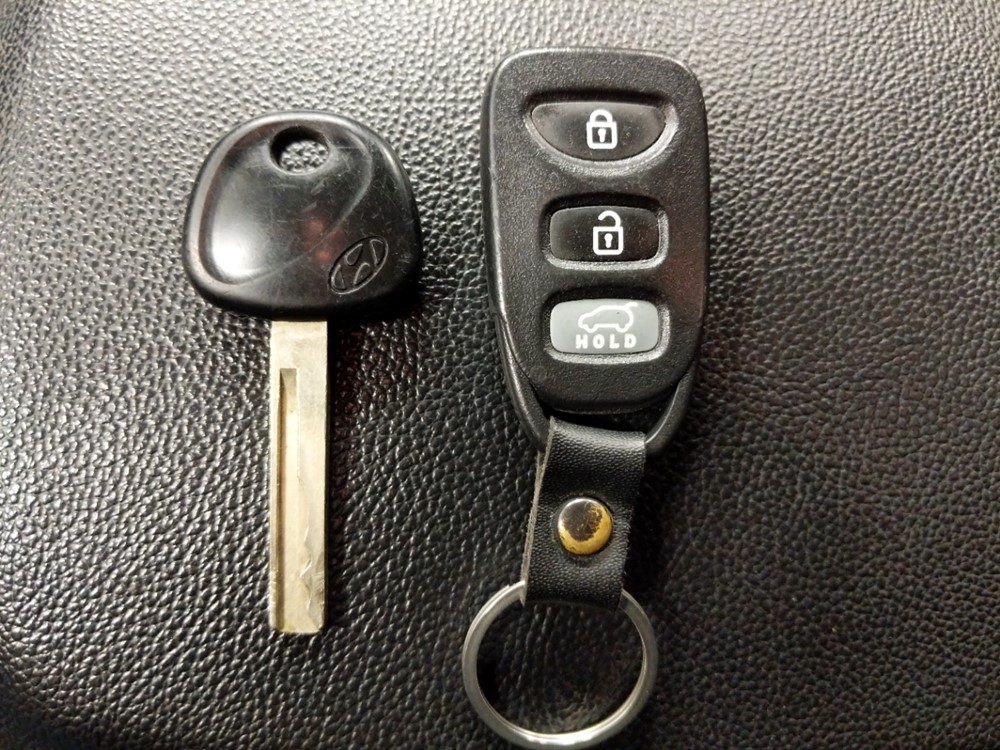 2017 Hyundai Elantra - Keys