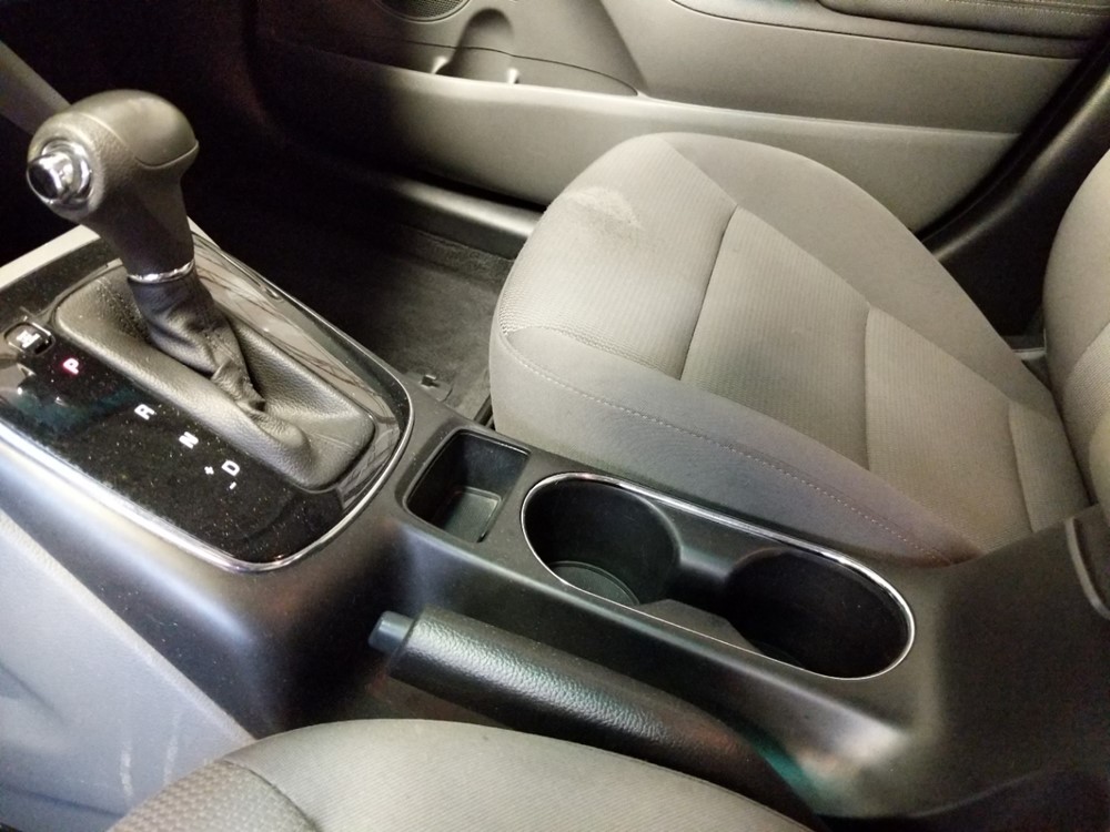 2017 Kia Forte - Center Console/Cup Holders