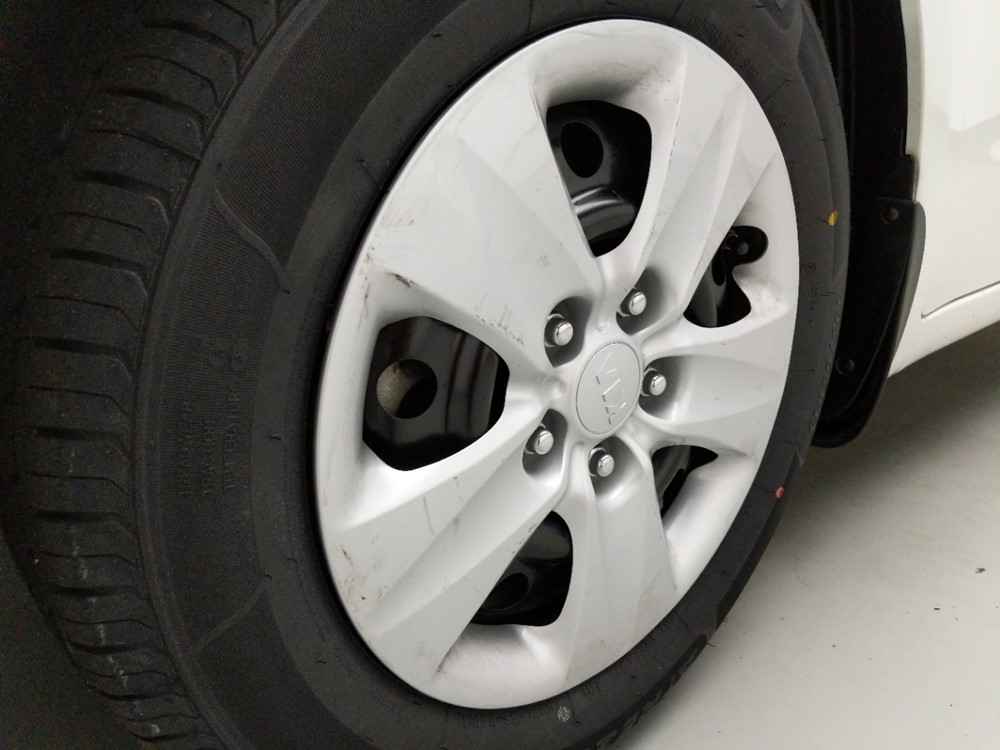 2017 Kia Forte - Wheel