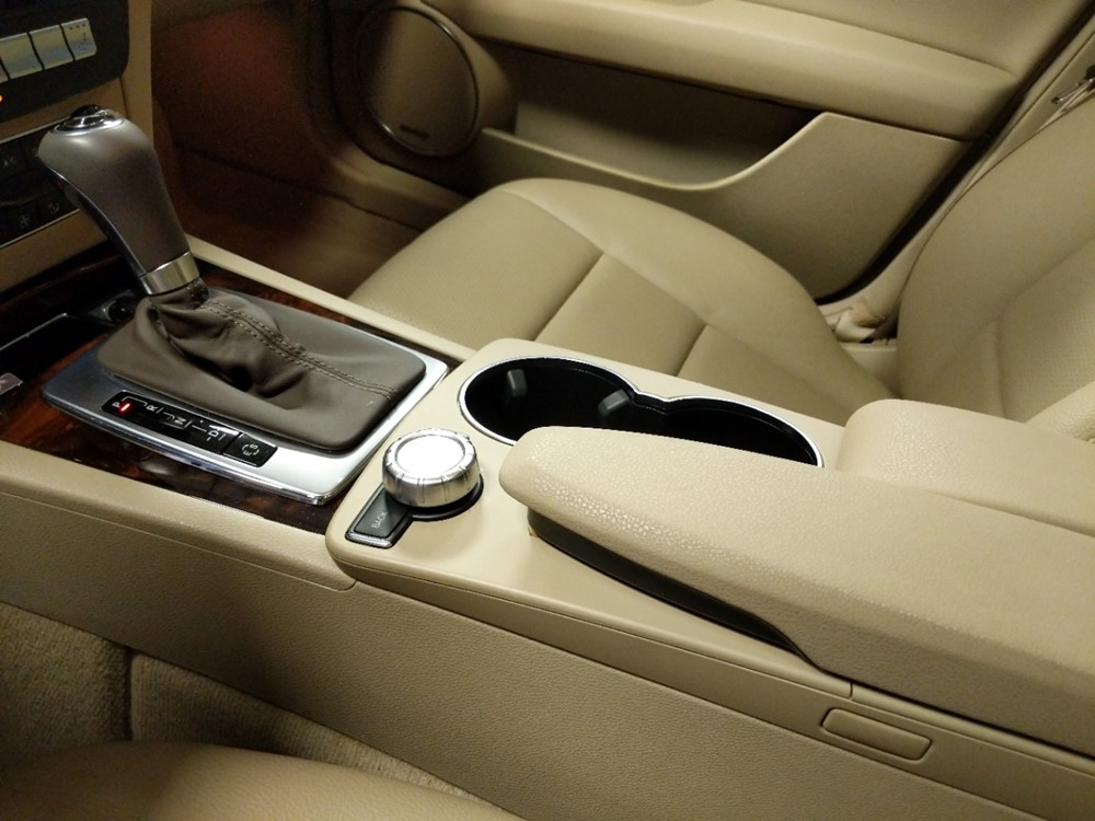 2013 Mercedes-Benz C250 - Center Console/Cup Holders