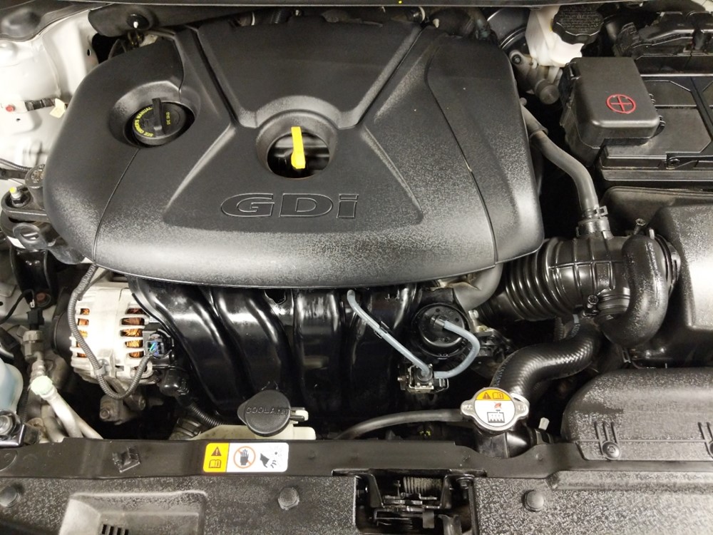 2017 Hyundai Elantra - Engine
