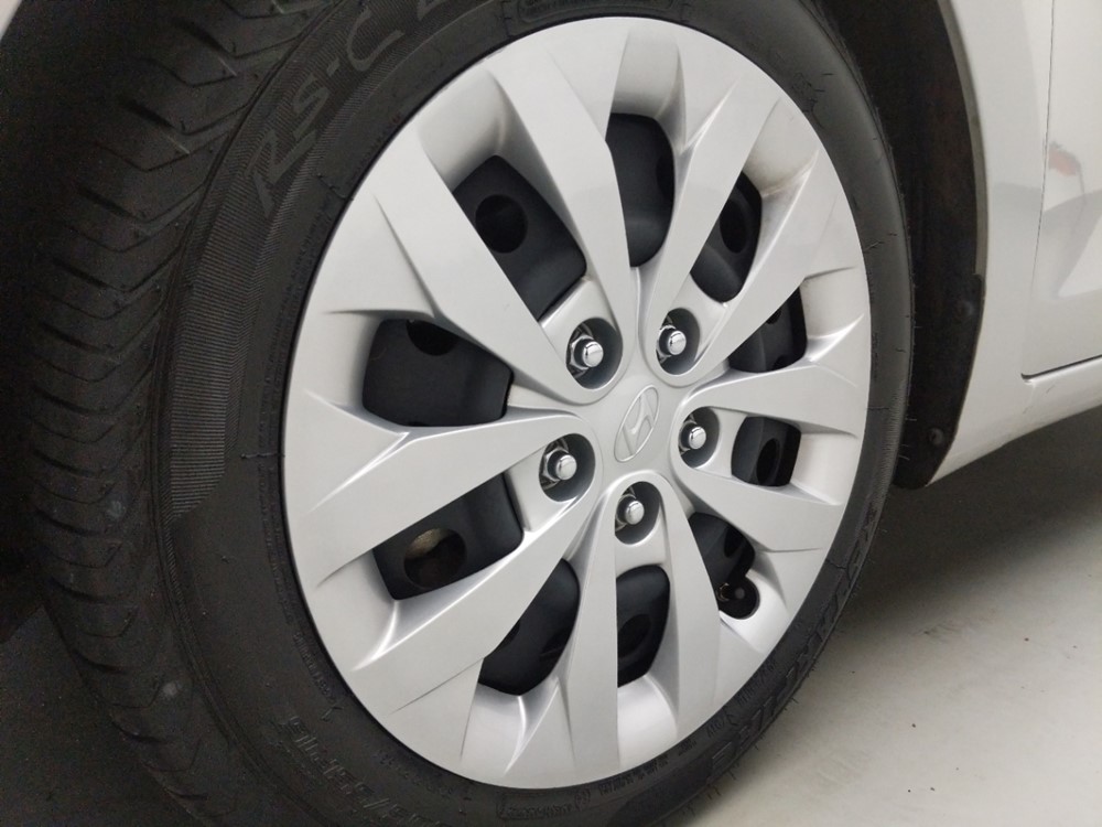 2017 Hyundai Elantra - Wheel