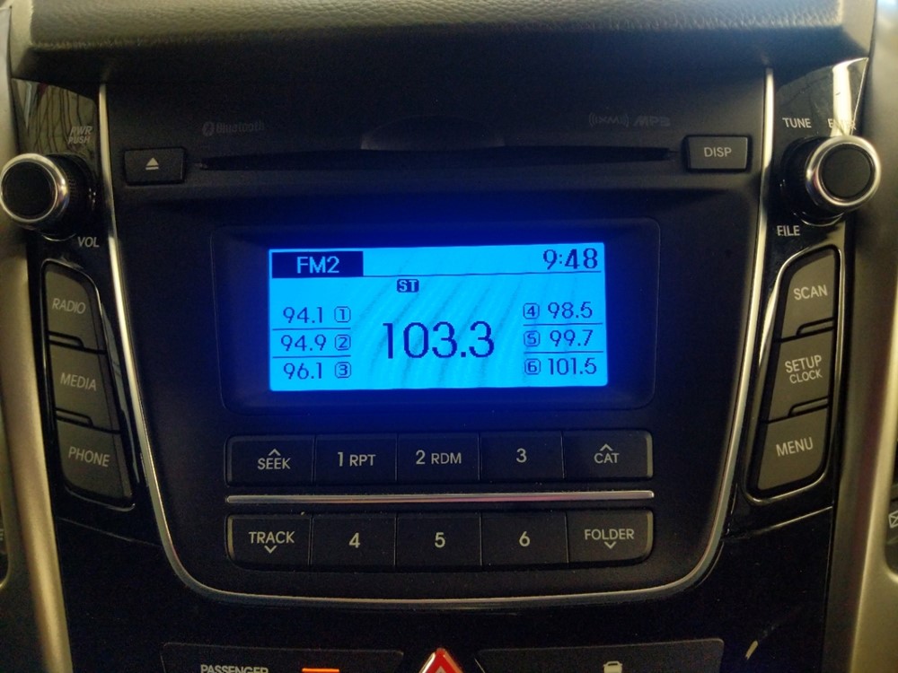 2017 Hyundai Elantra - Stereo Package