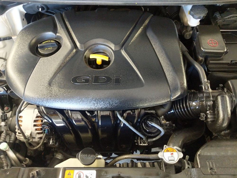 2017 Hyundai Elantra - Engine