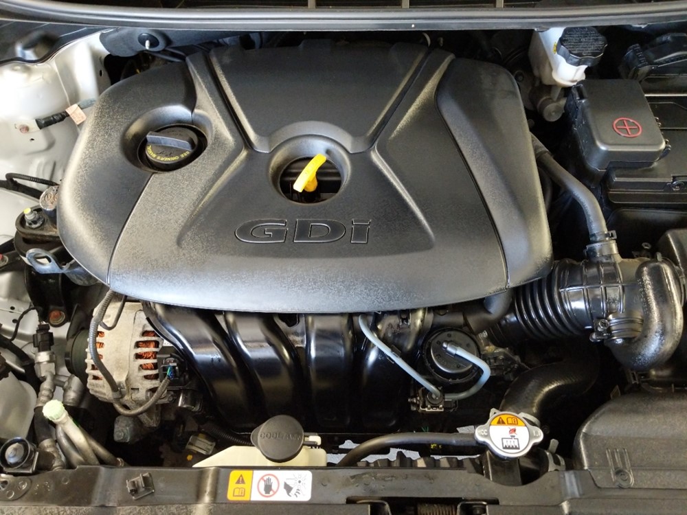 2017 Hyundai Elantra - Engine