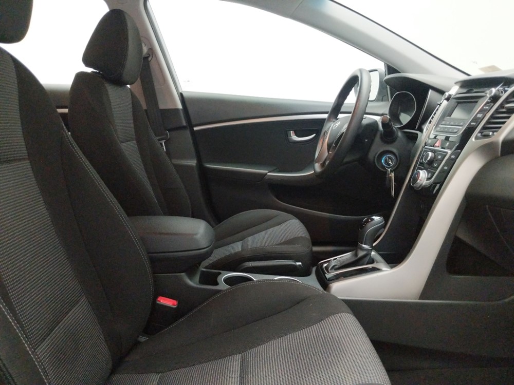 2017 Hyundai Elantra - Passenger Front Seat