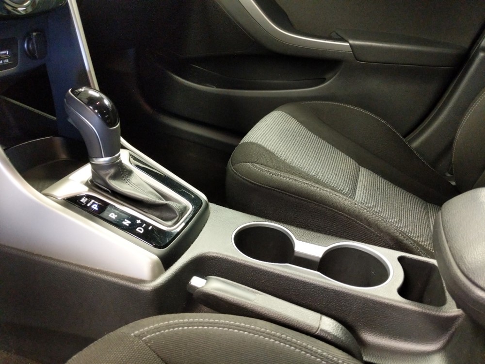 2017 Hyundai Elantra - Center Console/Cup Holders