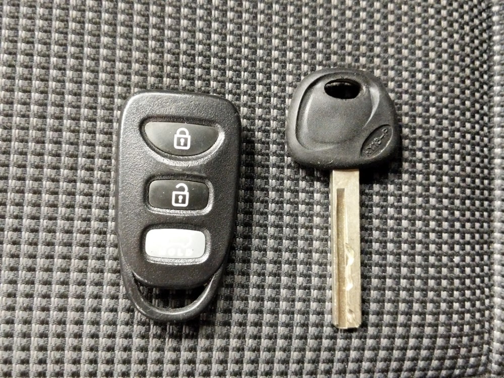 2017 Hyundai Elantra - Keys