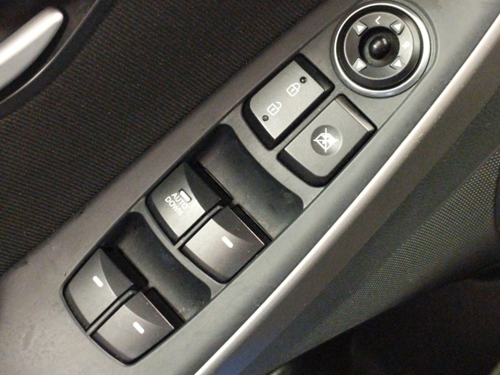 2017 Hyundai Elantra - Driver Power Windows/Lock Control