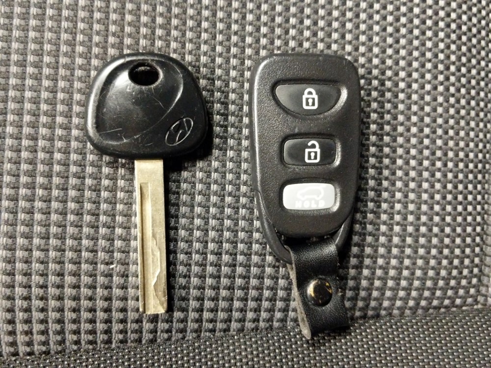 2017 Hyundai Elantra - Keys