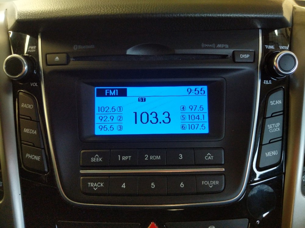 2017 Hyundai Elantra - Stereo Package