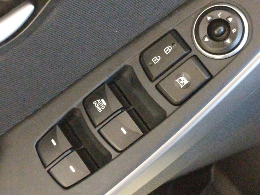 2017 Hyundai Elantra - Driver Power Windows/Lock Control