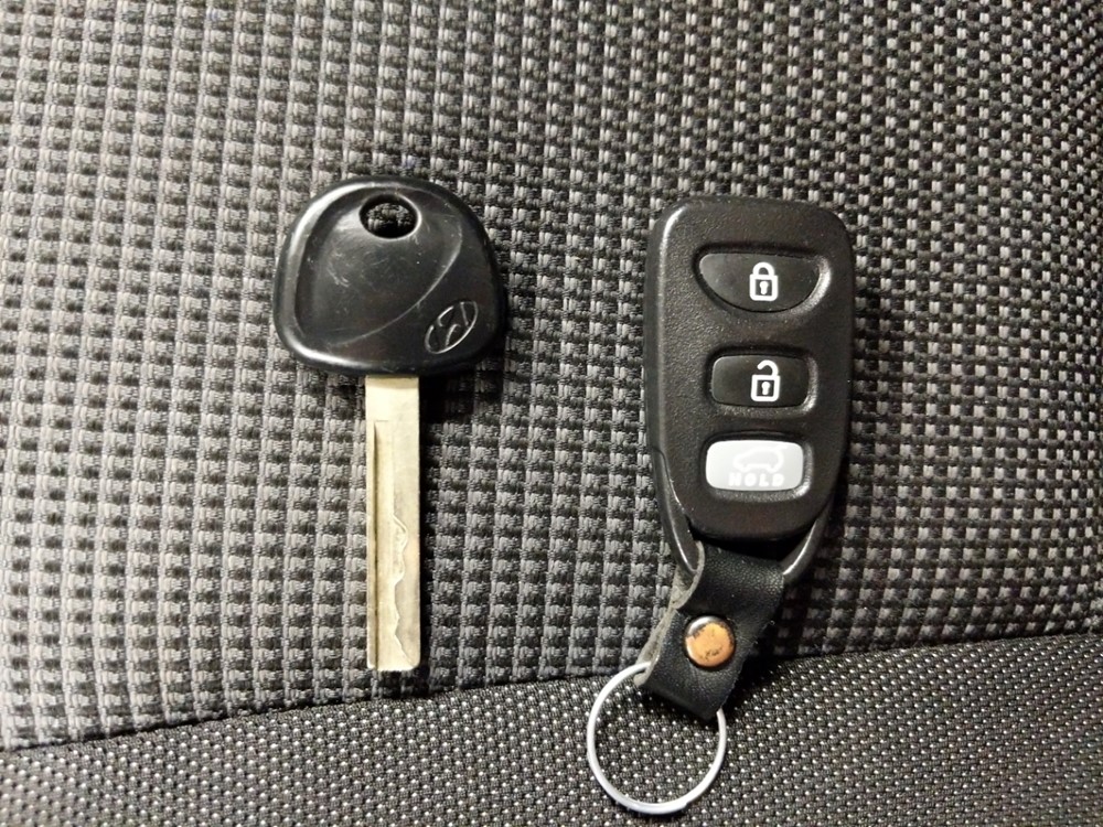 2017 Hyundai Elantra - Keys