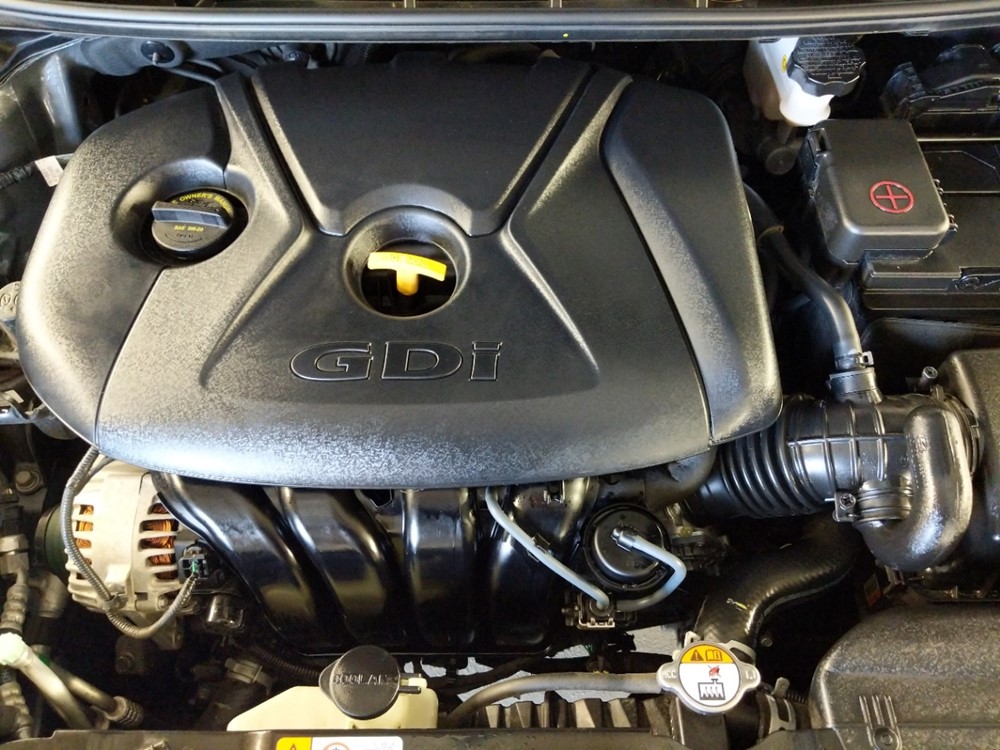 2017 Hyundai Elantra - Engine