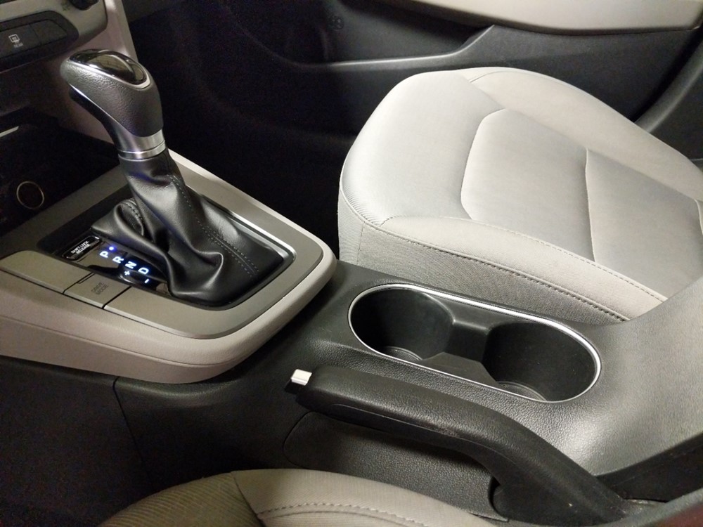 2018 Hyundai Elantra - Center Console/Cup Holders
