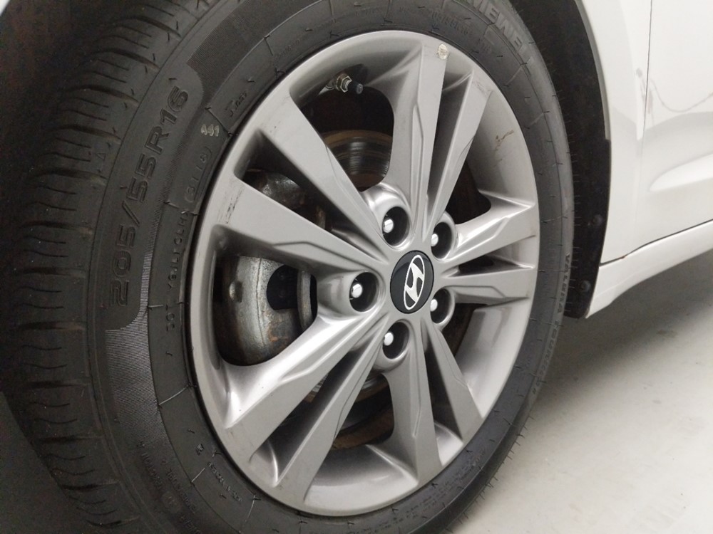 2018 Hyundai Elantra - Wheel