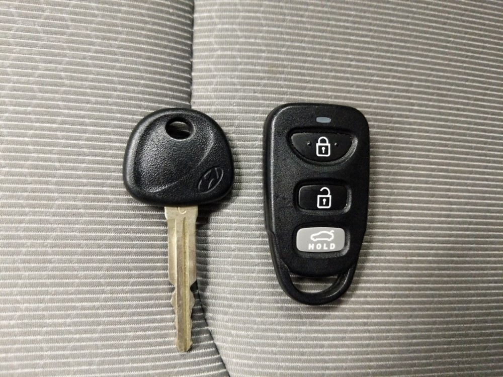 2018 Hyundai Elantra - Keys