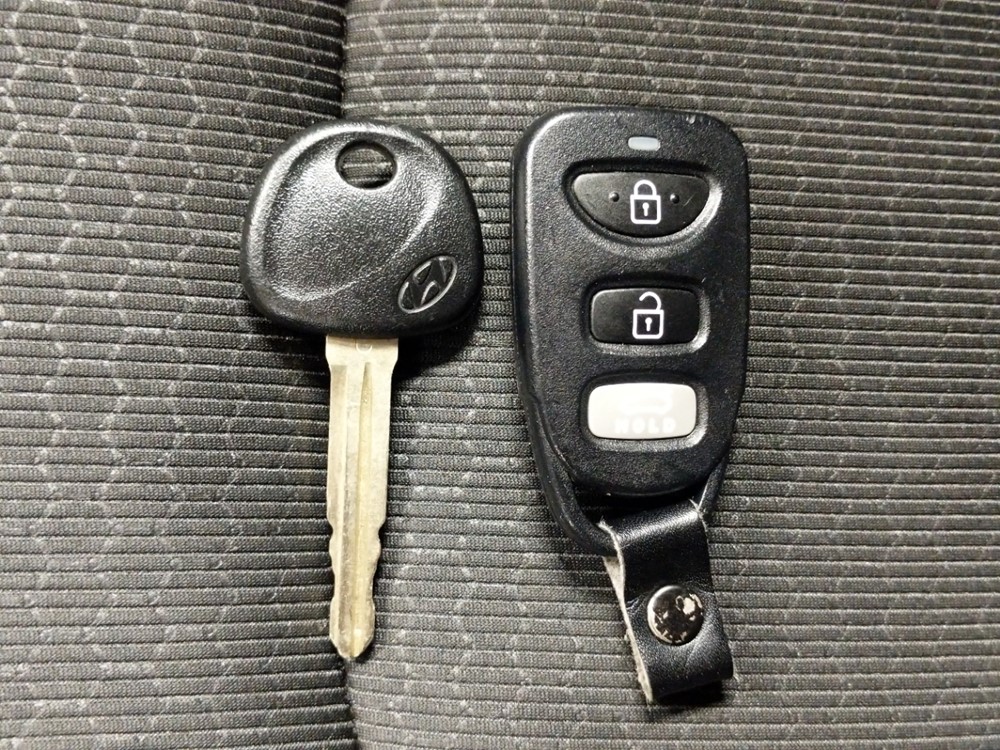 2018 Hyundai Elantra - Keys