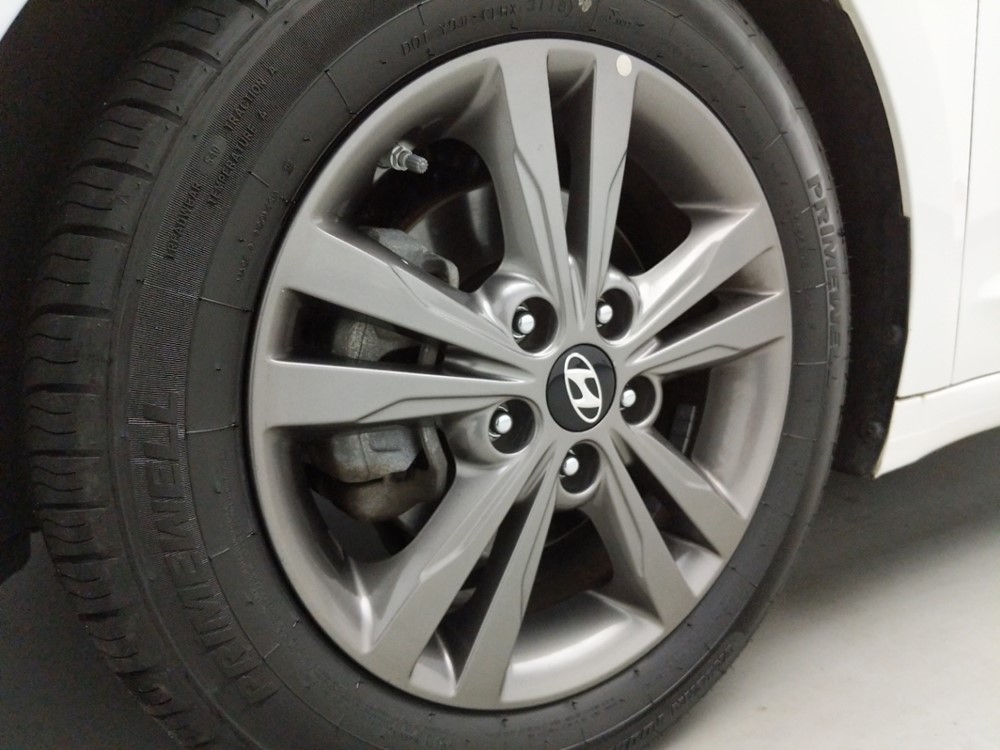 2018 Hyundai Elantra - Wheel
