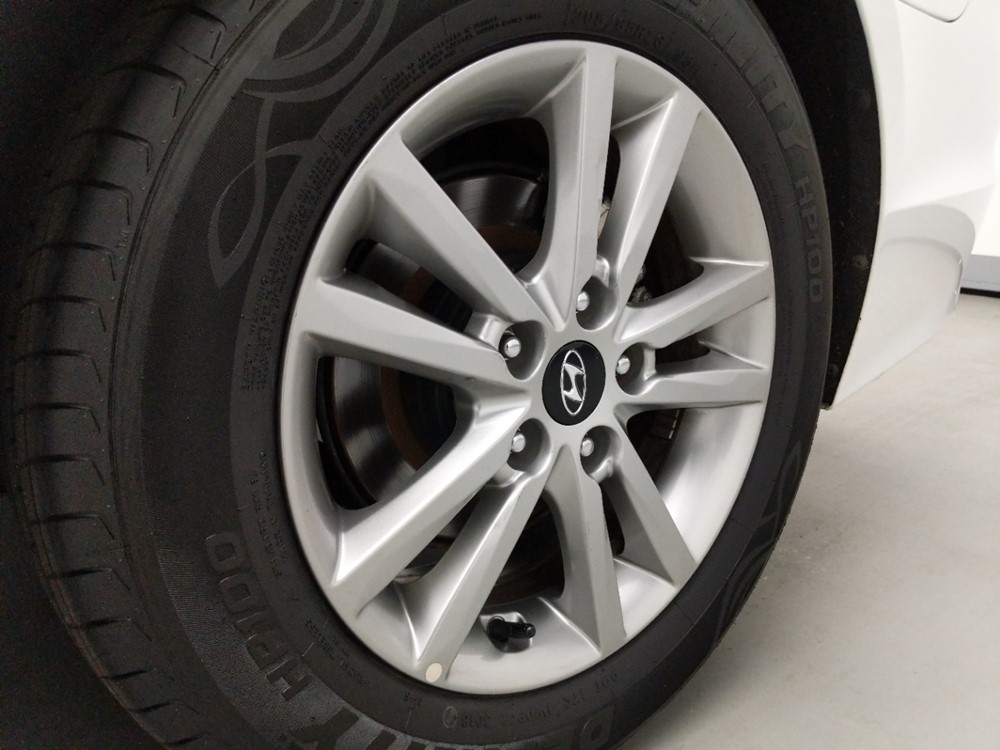 2017 Hyundai Sonata - Wheel