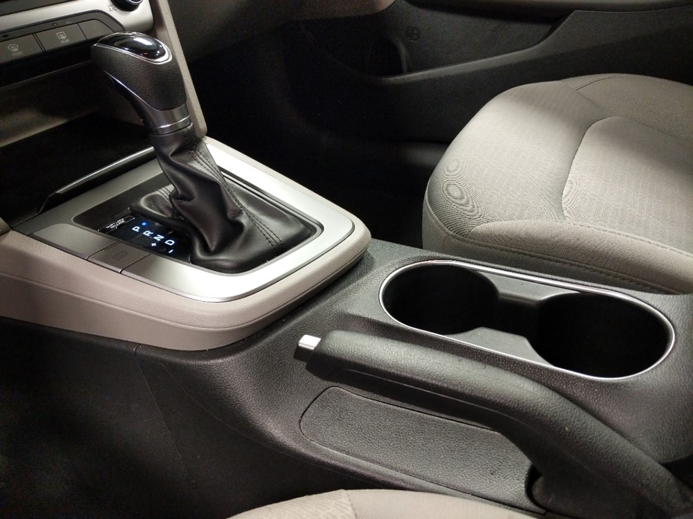 2018 Hyundai Elantra - Center Console/Cup Holders