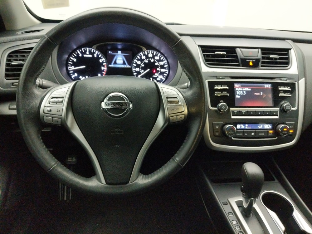 2017 Nissan Altima - Driver Dash