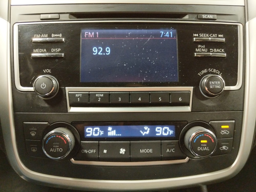 2017 Nissan Altima - Stereo Package