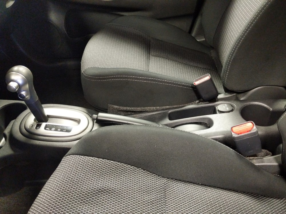 2017 Nissan Versa - Center Console/Cup Holders