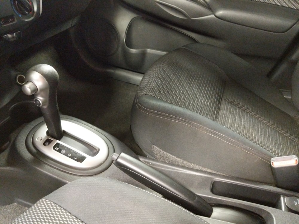 2017 Nissan Versa - Center Console/Cup Holders