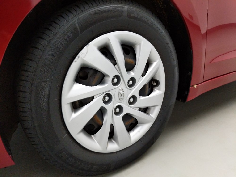2017 Hyundai Elantra - Wheel