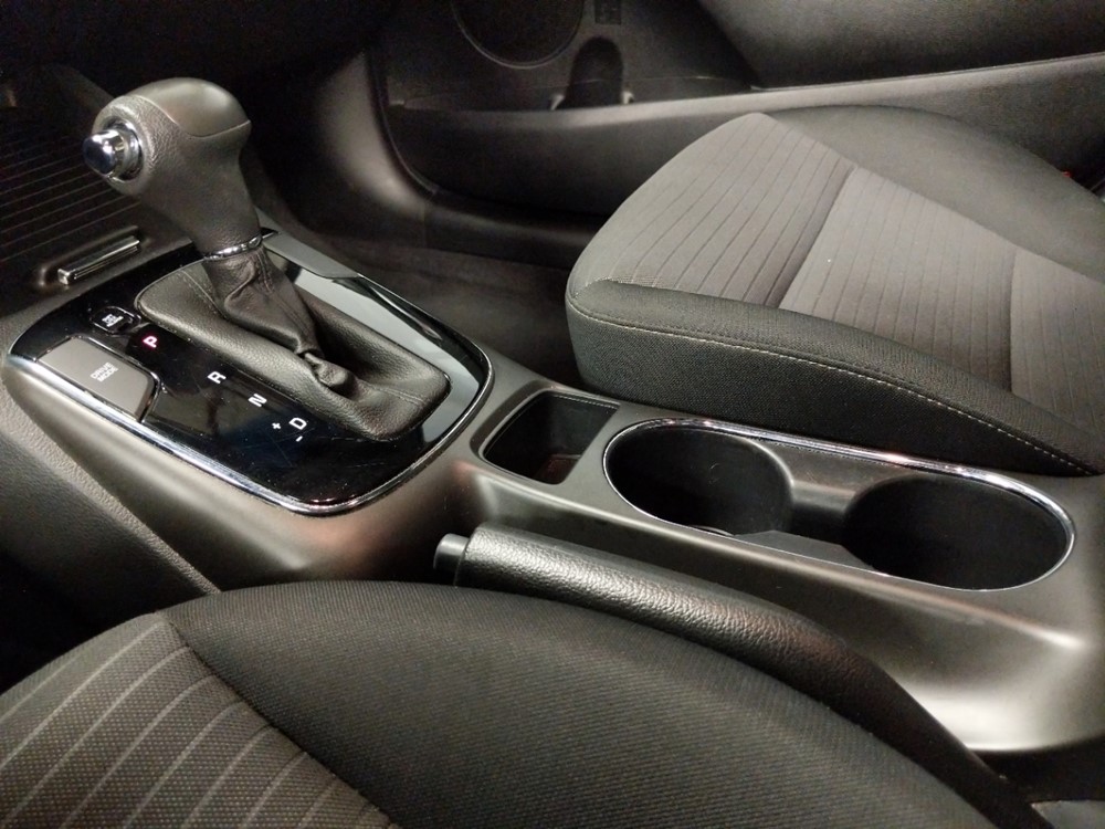 2017 Kia Forte - Center Console/Cup Holders
