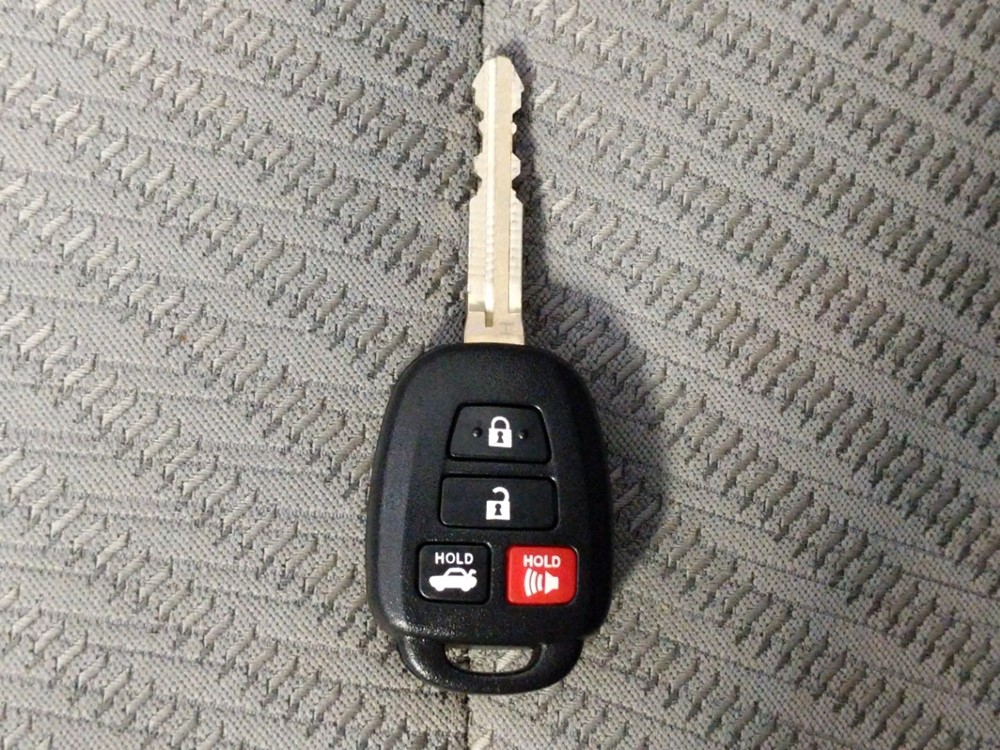 2015 Toyota Camry - Keys